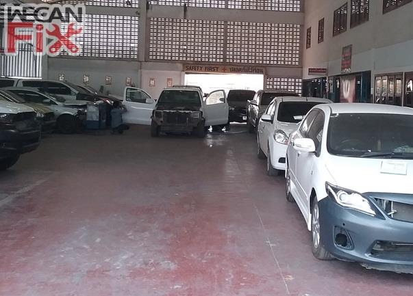 ที่จอดรถรอส่งคืนลูกค้า