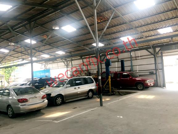 ที่จอดรถรอส่งคืนลูกค้า