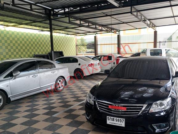 ที่จอดรถรอส่งคืนลูกค้า