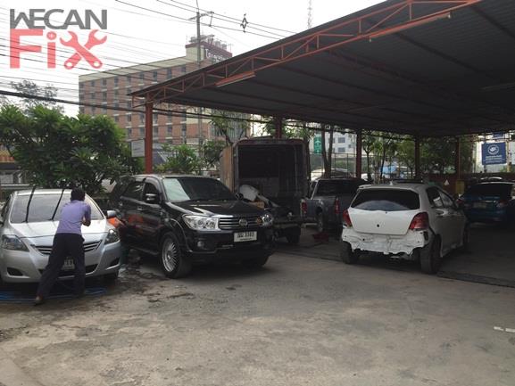 ที่จอดรถรอส่งคืนลูกค้า