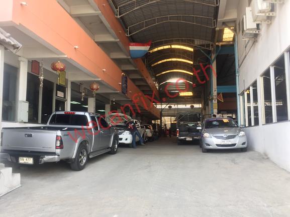 ที่จอดรถรอส่งคืนลูกค้า