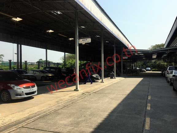 ที่จอดรถรอส่งคืนลูกค้า