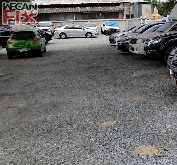 ที่จอดรถรอส่งคืนลูกค้า