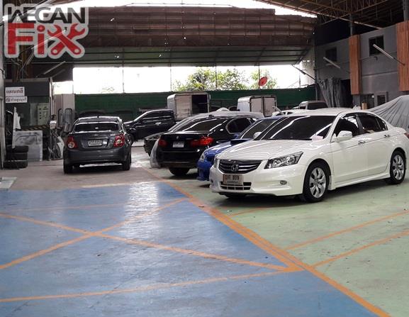 ที่จอดรถรอส่งคืนลูกค้า